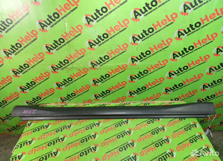 Накладка на порог toyota harrier MCU35 правая