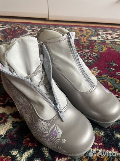 Лыжные ботинки жен р40