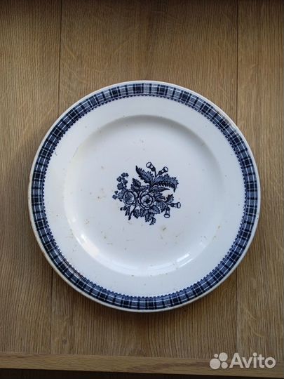 Старинная большая тарелка Кузнецов