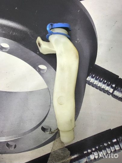 Горловина бачка стеклоомывателя Mercedes-Benz