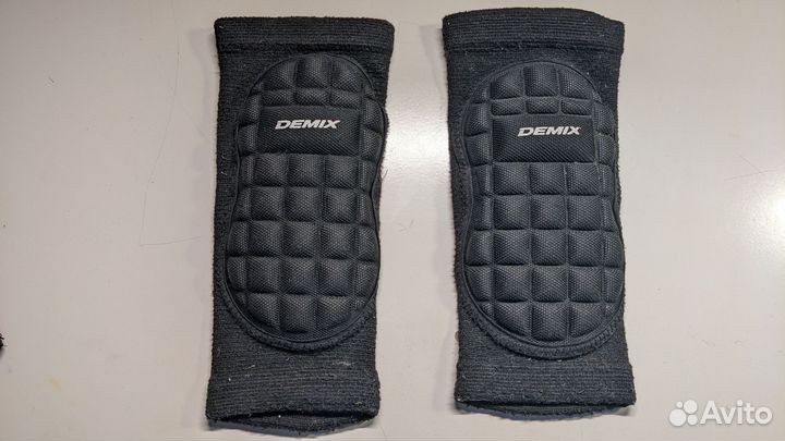 Защита локтей demix