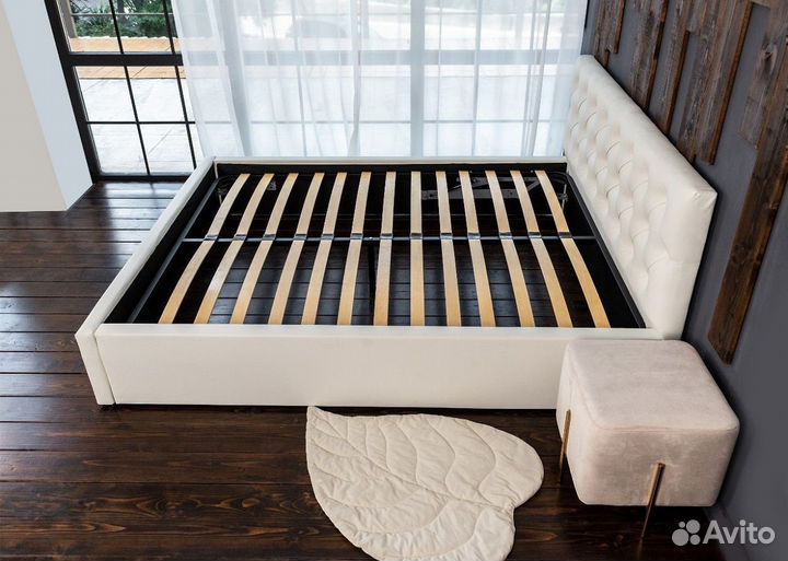 Кровать двухспальная с подъемным механизмом