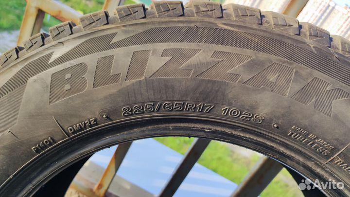 Bridgestone Blizzak DM-V2 225/65 R17 102S