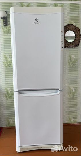 Холодильник бу indesit