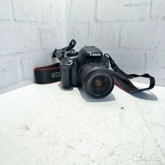 Зеркальный фотоаппарат Canon EOS 1100D
