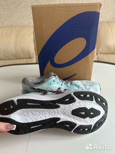 Кроссовки Asics Novablast 3 (Вьетнам)