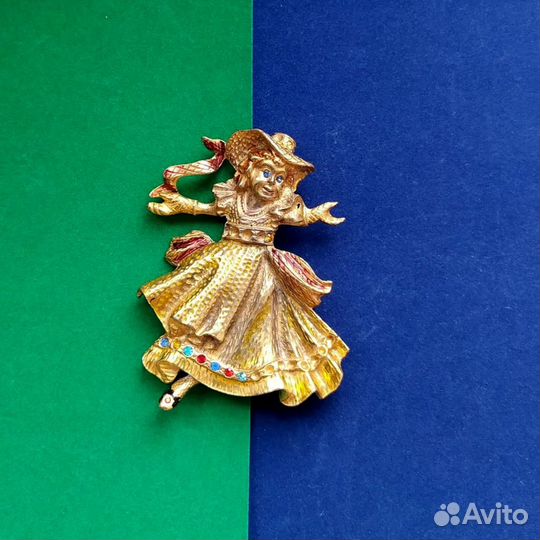 Винтажная коллекционная брошь Танцующая девушка