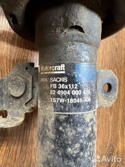 Стойка подвески передняя левая Ford Mondeo III 2