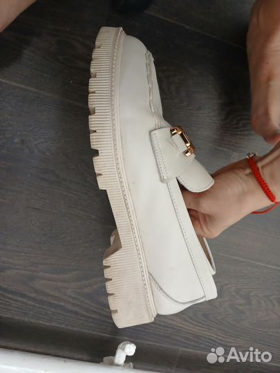 Продаю лоферы кожанные