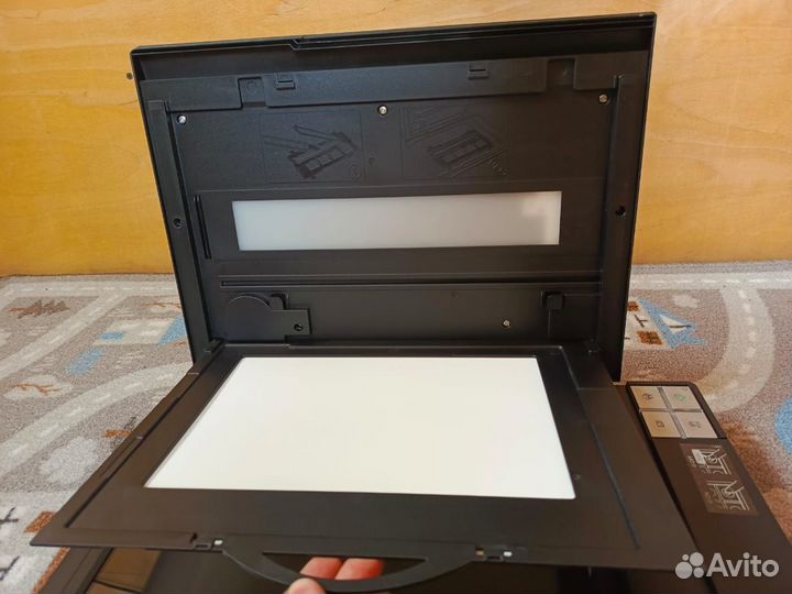 Сканер Epson V300 Photo Perfection для оцифровки п