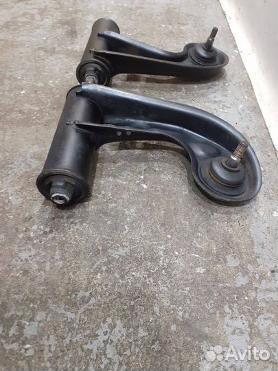 Рычаг передний верхний Mercedes W210