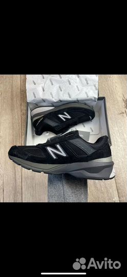 Кроссовки New Balance 990v5