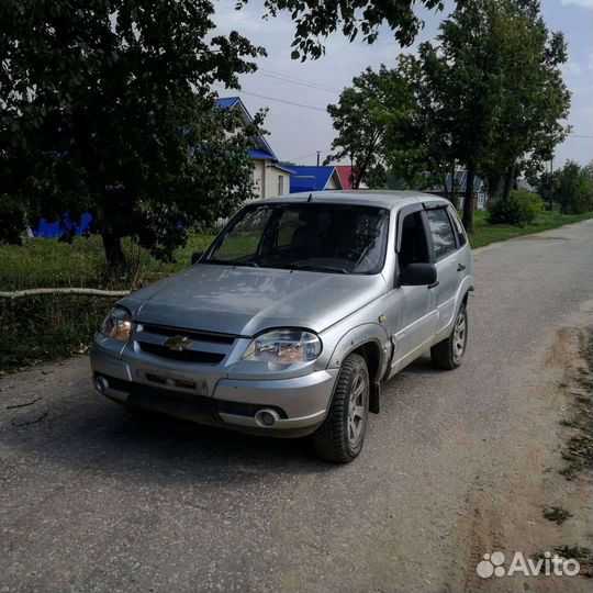 Chevrolet Niva по частям