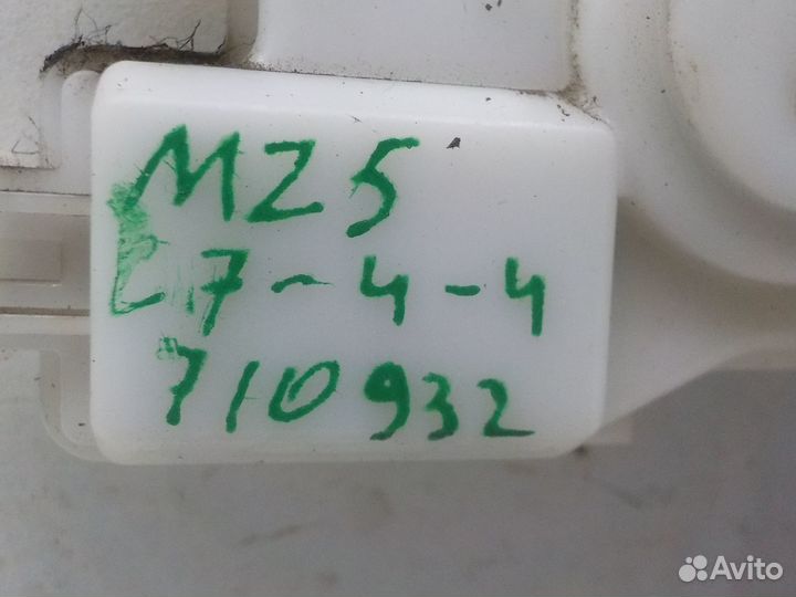 Замок двери на Mazda 5 C23573380D