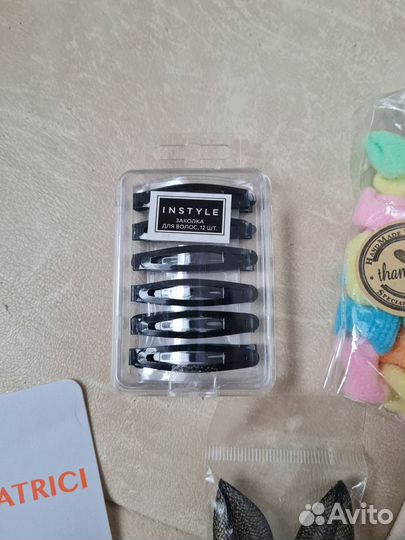 Резинки и заколки для волос