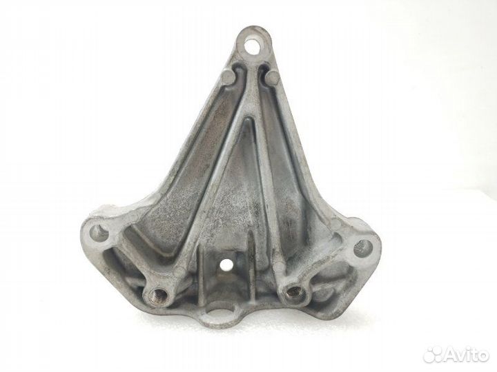 Кронштейн кпп Volkswagen Golf 6 2010