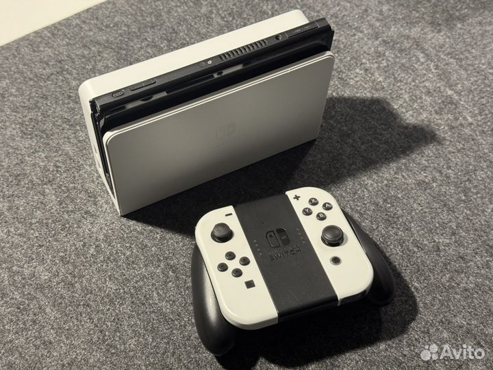 Nintendo Switch oled + комплект