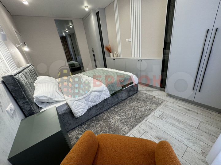 3-к. квартира, 90 м², 8/24 эт.