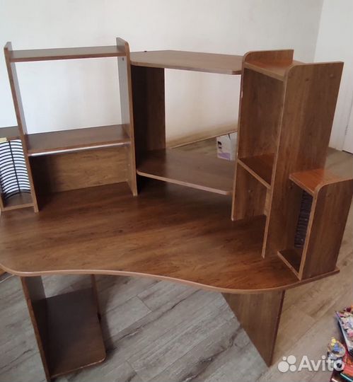 Компьютерный стол