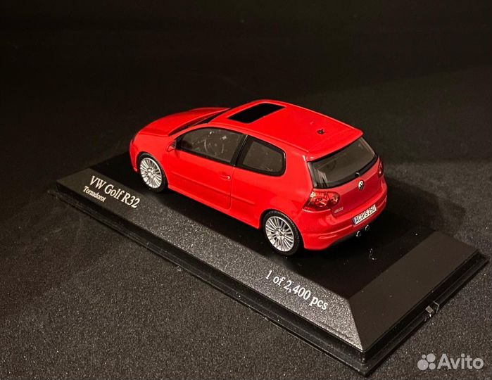 Модель Volkswagen golf R32 1/43 Minichamps