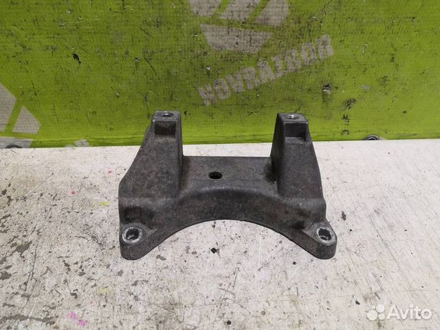 Кронштейн кпп Мерседес Бенз 210 Е-класс