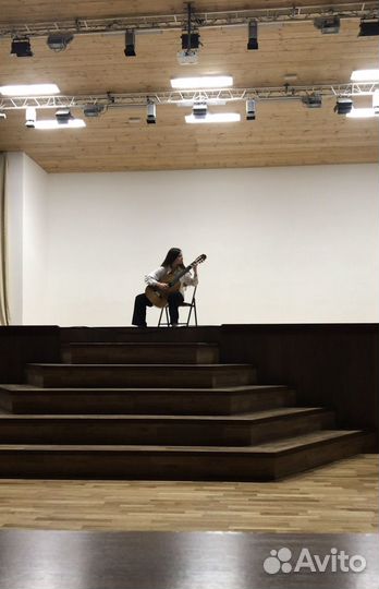 Преподаватель по гитаре и укулеле