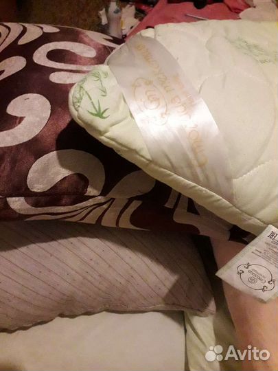 Подушки. Постельное бельё. Шторы