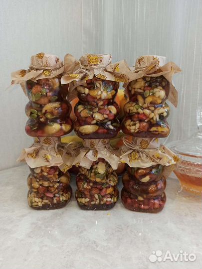 Мед с орехами ассорти