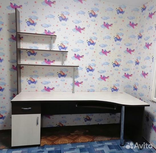 Компьютерный стол