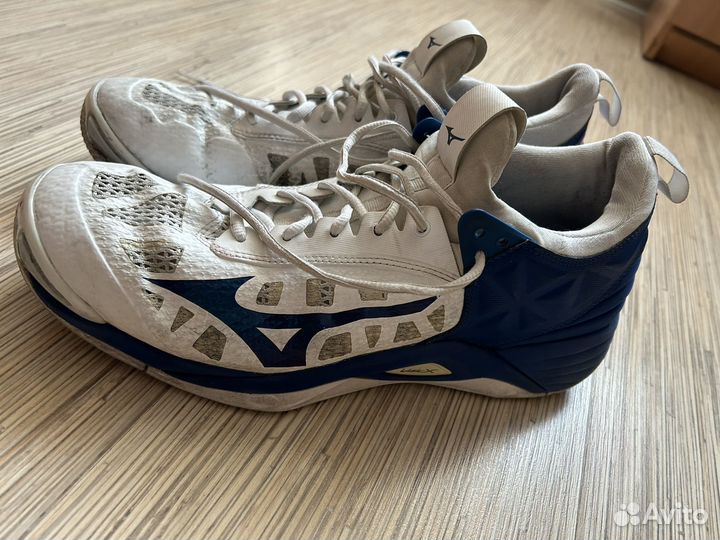 Волейбольные кроссовки mizuno