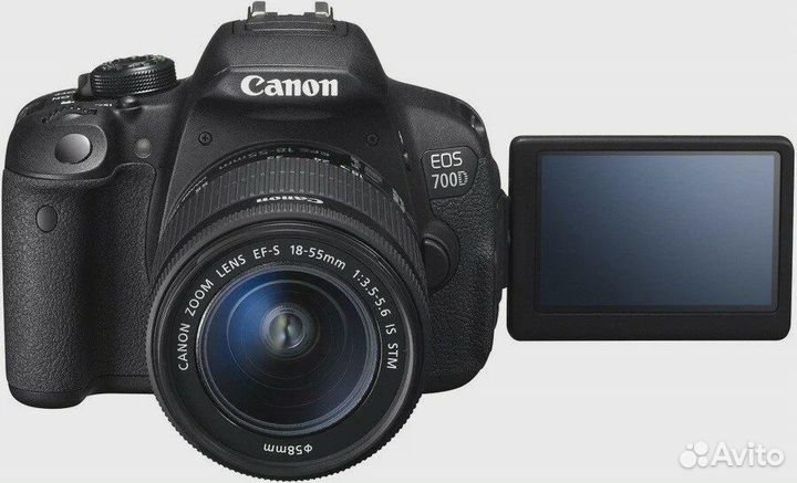 Canon 700D KIT 18-55 STM + Карта памяти