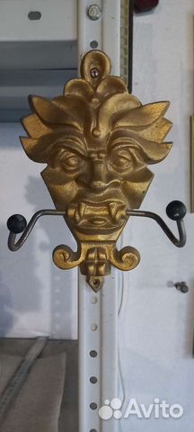 Вешалка Маскарон