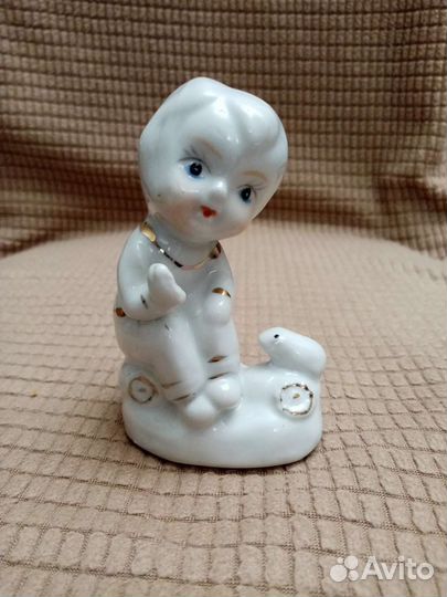 Статуэтка из серии 