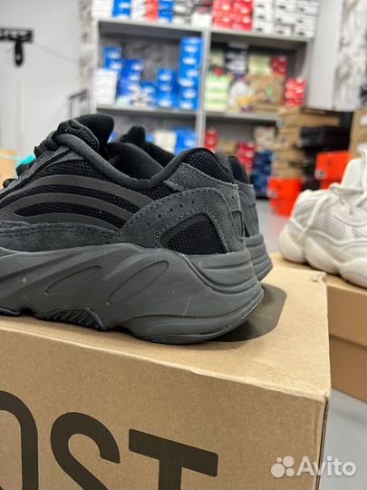 Кроссовки adidas yeezy boost 700