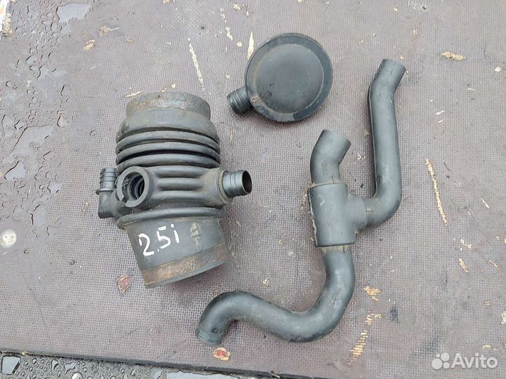 Патрубок Фольксваген Т4 2.5i бензин
