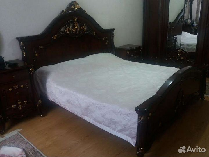 Кровать двухспальная с матрасом бу