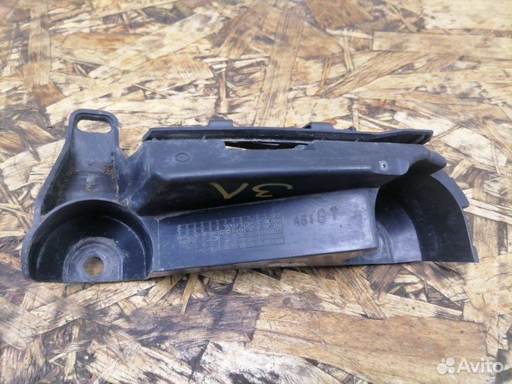 Кронштейн бампера задний левый Citroen C3 A51 EP3