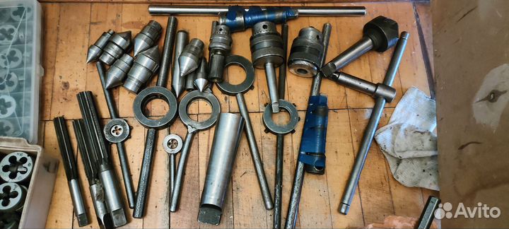 Плашки, метчики, держатели, резцы. всяко разно