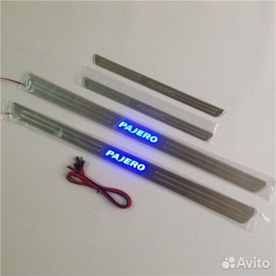 Накладки на пороги с подсветкой Pajero 3