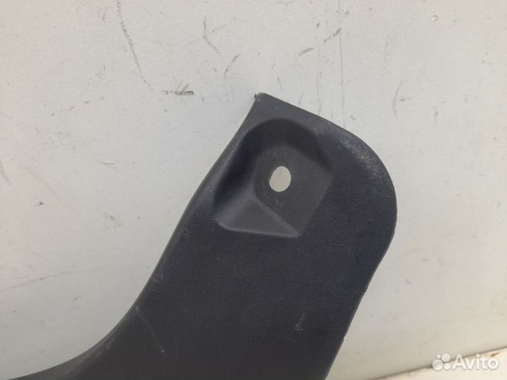 Накладка замка багажника Toyota Camry 55 2014-2018