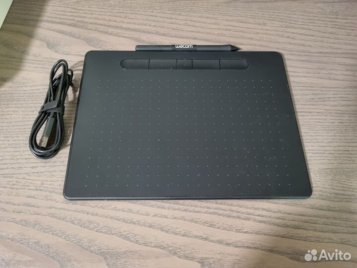 Графический планшет Wacom Intuos M Bluetooth