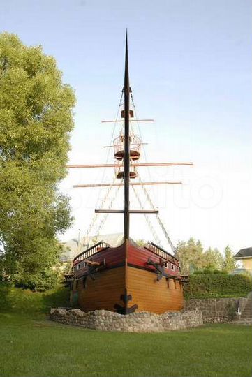 Дом 1087 м² на участке 20 сот.