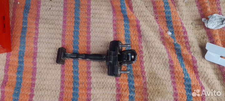 Ограничитель двери ford focus 3