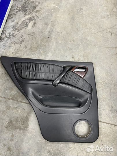 Обшивка карта задней двери ml w163