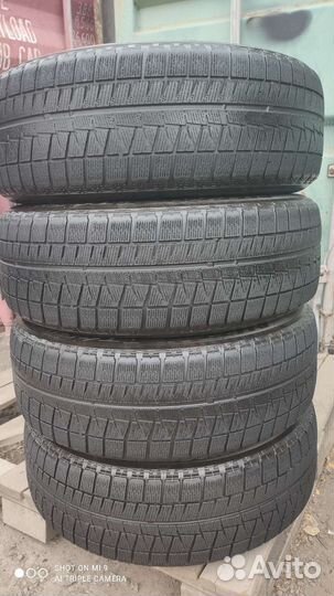 Bridgestone Blizzak Revo GZ 215/60 R17 96S