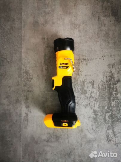 DeWalt DCL040 - фонарь светодиодный