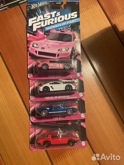 Hot wheels premium / women of fast