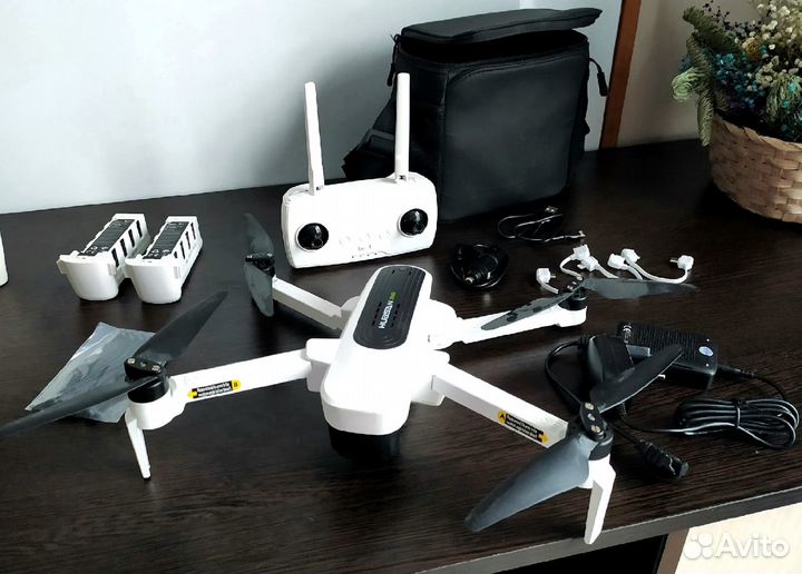 Квадрокоптер Hubsan H117S Zino Pro
