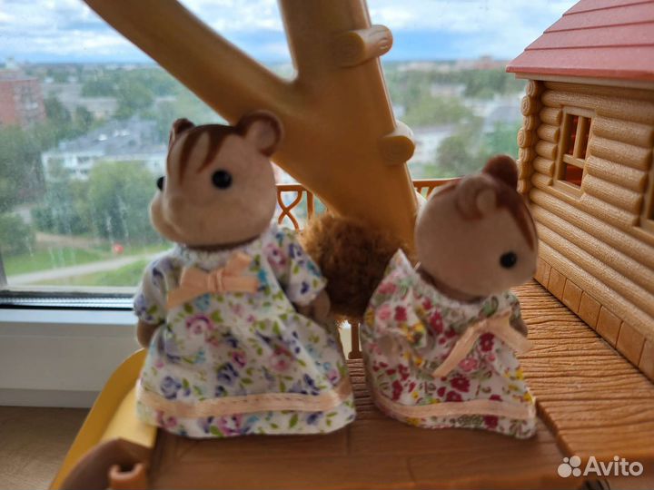 Sylvanian Families дом на дереве и жители