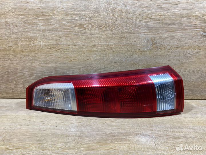 Фонарь задний правый Opel Meriva A Арт. 110122